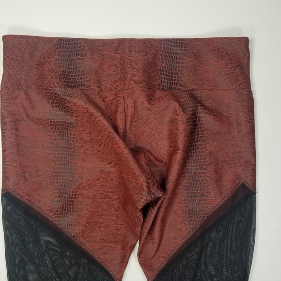 Onzie Sz M/L Snake Print Faux Leather Leggings - Picture 6 of 7
